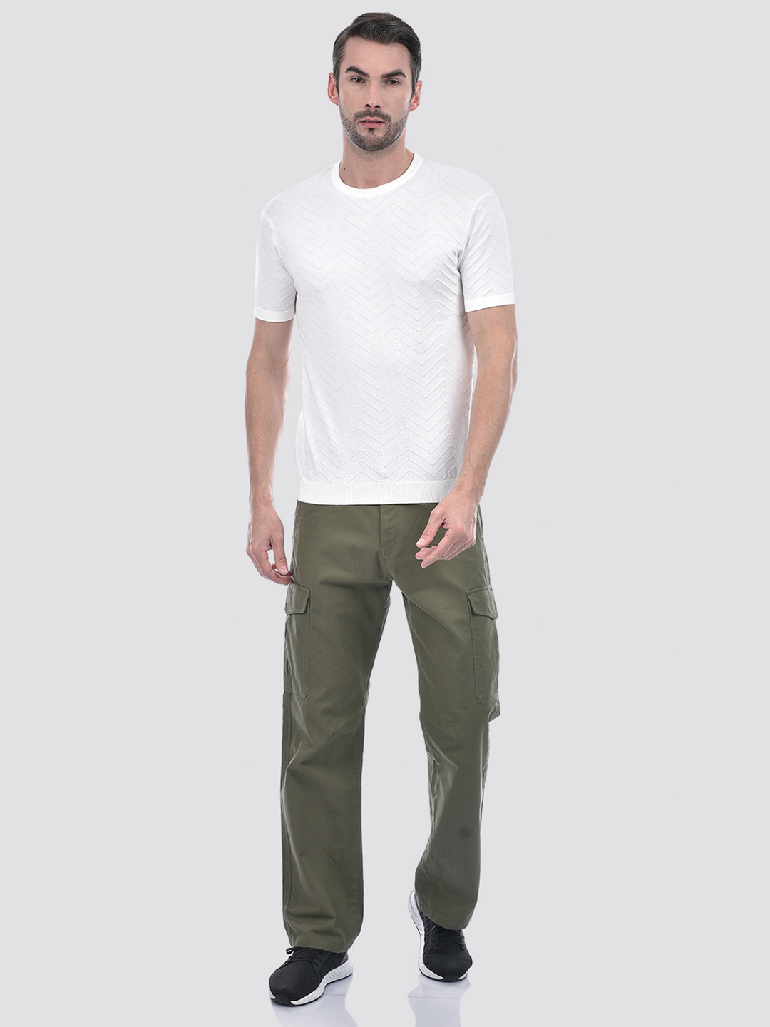 Numero Uno Men Green Cargo Trousers